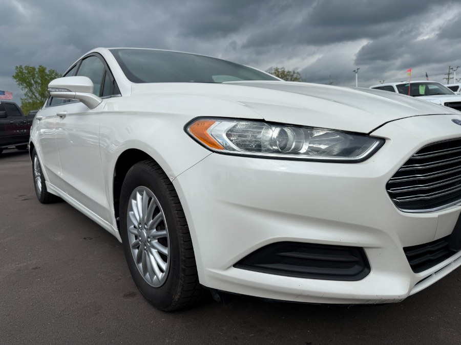 2014 Ford Fusion 4dr Sdn SE FWD, available for sale in Ortonville, Michigan | Marsh Auto Sales LLC. Ortonville, Michigan 2014 Ford Fusion 4dr Sdn SE FWD, available for sale in Ortonville, Michigan | Marsh Auto Sales LLC. Ortonville, Michigan