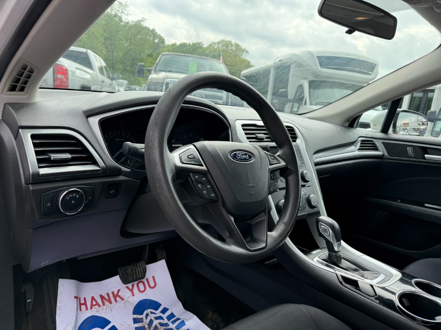 2014 Ford Fusion 4dr Sdn SE FWD, available for sale in Ortonville, Michigan | Marsh Auto Sales LLC. Ortonville, Michigan 2014 Ford Fusion 4dr Sdn SE FWD, available for sale in Ortonville, Michigan | Marsh Auto Sales LLC. Ortonville, Michigan