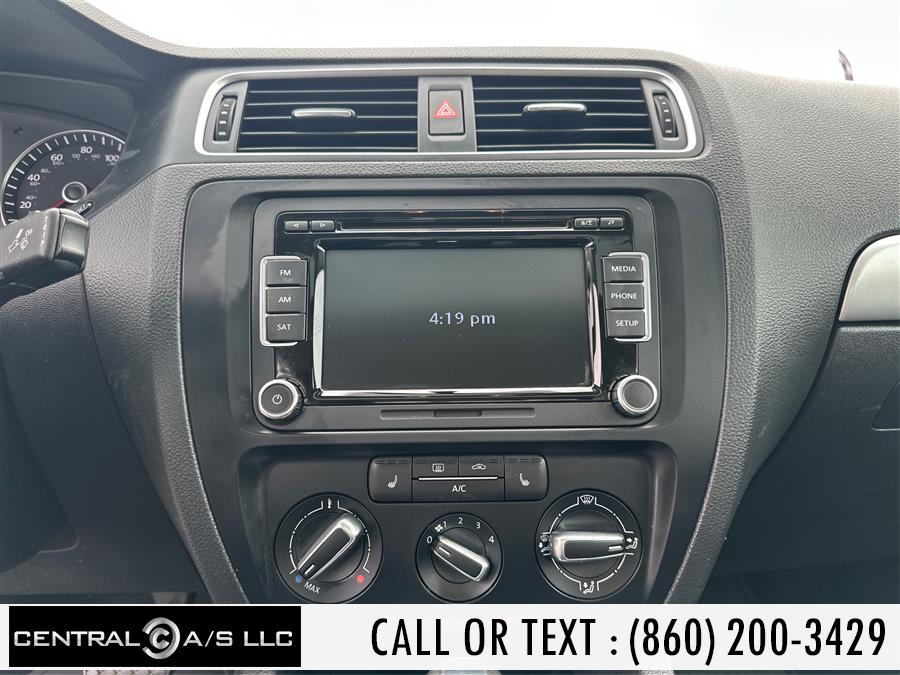 2014 Volkswagen Jetta Sedan 4dr Auto SE w/Connectivity/Sunroof PZEV, available for sale in East Windsor, Connecticut | Central A/S LLC. East Windsor, Connecticut 2014 Volkswagen Jetta Sedan 4dr Auto SE w/Connectivity/Sunroof PZEV, available for sale in East Windsor, Connecticut | Central A/S LLC. East Windsor, Connecticut