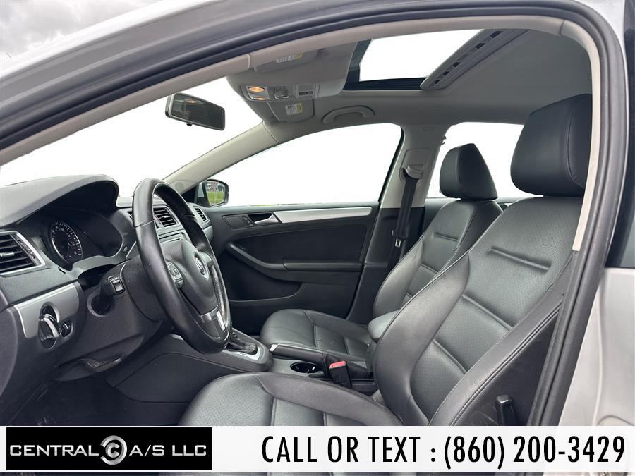 2014 Volkswagen Jetta Sedan 4dr Auto SE w/Connectivity/Sunroof PZEV, available for sale in East Windsor, Connecticut | Central A/S LLC. East Windsor, Connecticut 2014 Volkswagen Jetta Sedan 4dr Auto SE w/Connectivity/Sunroof PZEV, available for sale in East Windsor, Connecticut | Central A/S LLC. East Windsor, Connecticut