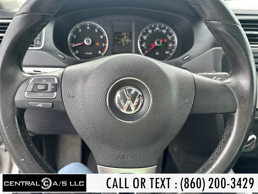2014 Volkswagen Jetta Sedan 4dr Auto SE w/Connectivity/Sunroof PZEV, available for sale in East Windsor, Connecticut | Central A/S LLC. East Windsor, Connecticut 2014 Volkswagen Jetta Sedan 4dr Auto SE w/Connectivity/Sunroof PZEV, available for sale in East Windsor, Connecticut | Central A/S LLC. East Windsor, Connecticut