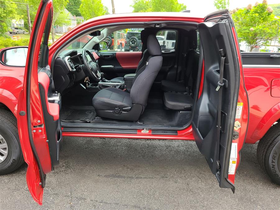 2016 Toyota Tacoma 4WD Access Cab V6 AT SR5 (Natl), available for sale in Canton, Connecticut | Lava Motors. Canton, Connecticut 2016 Toyota Tacoma 4WD Access Cab V6 AT SR5 (Natl), available for sale in Canton, Connecticut | Lava Motors. Canton, Connecticut