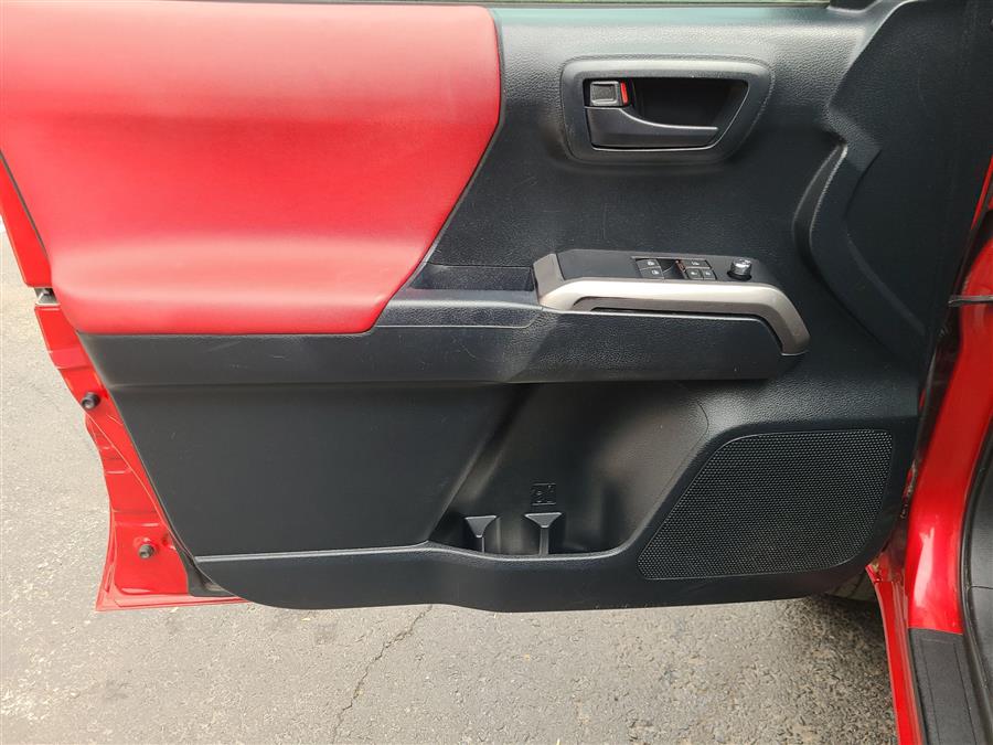 2016 Toyota Tacoma 4WD Access Cab V6 AT SR5 (Natl), available for sale in Canton, Connecticut | Lava Motors. Canton, Connecticut 2016 Toyota Tacoma 4WD Access Cab V6 AT SR5 (Natl), available for sale in Canton, Connecticut | Lava Motors. Canton, Connecticut
