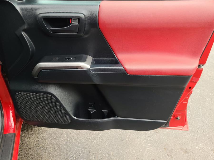 2016 Toyota Tacoma 4WD Access Cab V6 AT SR5 (Natl), available for sale in Canton, Connecticut | Lava Motors. Canton, Connecticut 2016 Toyota Tacoma 4WD Access Cab V6 AT SR5 (Natl), available for sale in Canton, Connecticut | Lava Motors. Canton, Connecticut