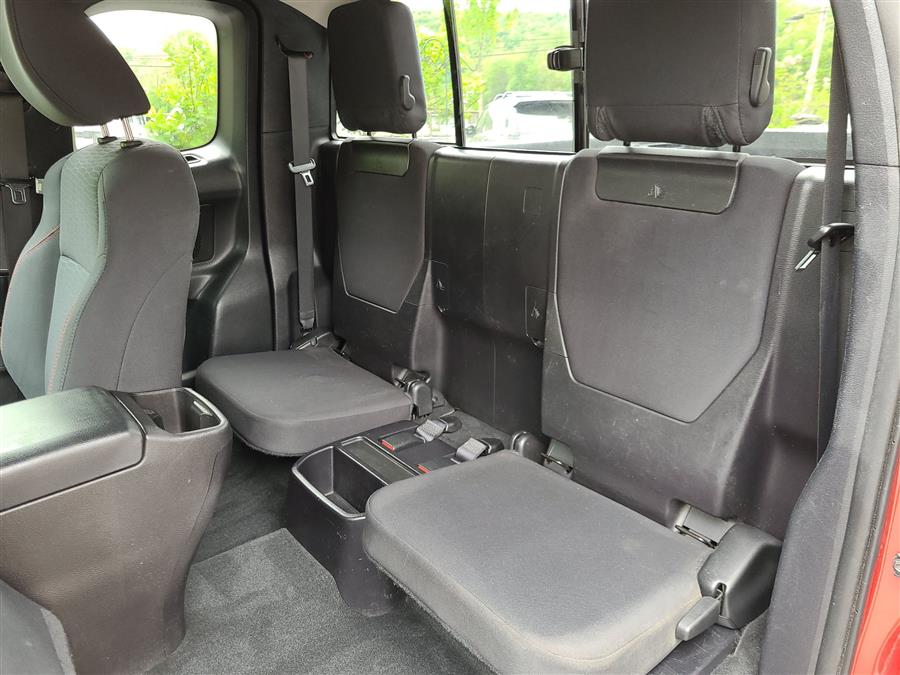 2016 Toyota Tacoma 4WD Access Cab V6 AT SR5 (Natl), available for sale in Canton, Connecticut | Lava Motors. Canton, Connecticut 2016 Toyota Tacoma 4WD Access Cab V6 AT SR5 (Natl), available for sale in Canton, Connecticut | Lava Motors. Canton, Connecticut