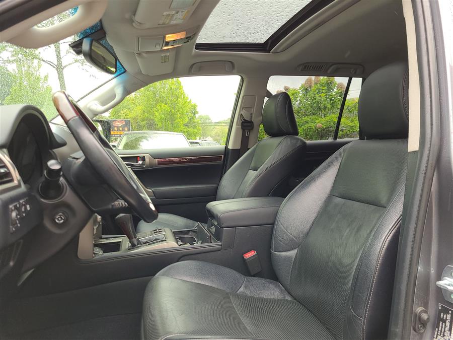 2016 Lexus GX 460 4WD 4dr, available for sale in Canton, Connecticut | Lava Motors. Canton, Connecticut 2016 Lexus GX 460 4WD 4dr, available for sale in Canton, Connecticut | Lava Motors. Canton, Connecticut