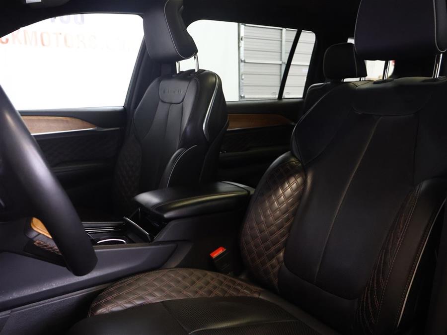 2023 Jeep Grand Cherokee L SUMMIT, available for sale in Paterson, New Jersey | Fast Track Motors. Paterson, New Jersey 2023 Jeep Grand Cherokee L SUMMIT, available for sale in Paterson, New Jersey | Fast Track Motors. Paterson, New Jersey