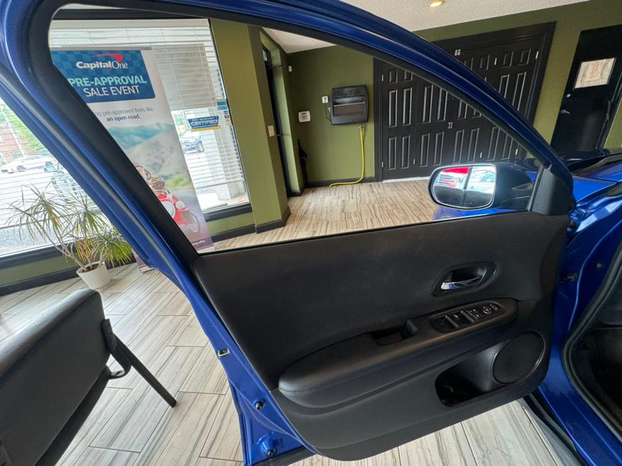2018 Honda HR-V LX AWD CVT, available for sale in West Hartford, Connecticut | AutoMax. West Hartford, Connecticut 2018 Honda HR-V LX AWD CVT, available for sale in West Hartford, Connecticut | AutoMax. West Hartford, Connecticut