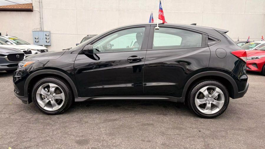 2022 Honda Hr-v LX Sport Utility 4D, available for sale in Linden, New Jersey | Route 27 Auto Mall. Linden, New Jersey 2022 Honda Hr-v LX Sport Utility 4D, available for sale in Linden, New Jersey | Route 27 Auto Mall. Linden, New Jersey