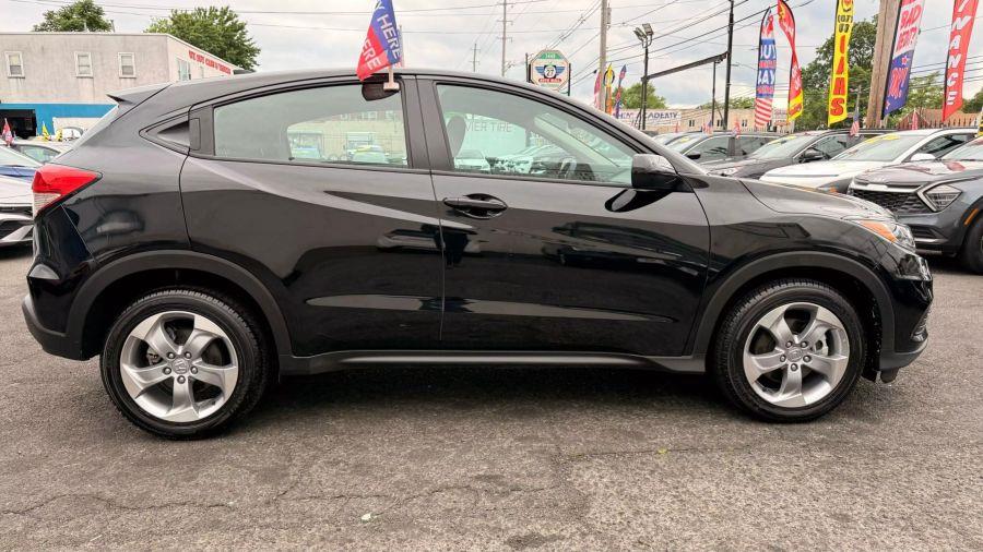 2022 Honda Hr-v LX Sport Utility 4D, available for sale in Linden, New Jersey | Route 27 Auto Mall. Linden, New Jersey 2022 Honda Hr-v LX Sport Utility 4D, available for sale in Linden, New Jersey | Route 27 Auto Mall. Linden, New Jersey