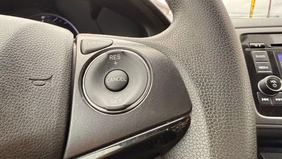 2022 Honda Hr-v LX Sport Utility 4D, available for sale in Linden, New Jersey | Route 27 Auto Mall. Linden, New Jersey 2022 Honda Hr-v LX Sport Utility 4D, available for sale in Linden, New Jersey | Route 27 Auto Mall. Linden, New Jersey
