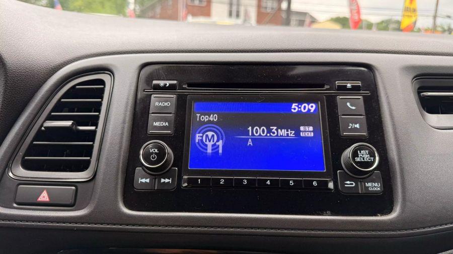 2022 Honda Hr-v LX Sport Utility 4D, available for sale in Linden, New Jersey | Route 27 Auto Mall. Linden, New Jersey 2022 Honda Hr-v LX Sport Utility 4D, available for sale in Linden, New Jersey | Route 27 Auto Mall. Linden, New Jersey