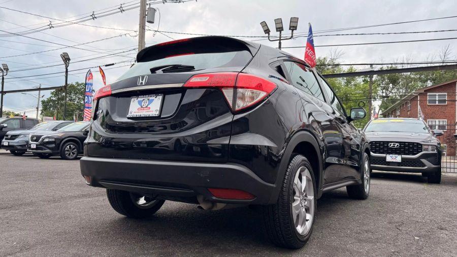 2022 Honda Hr-v LX Sport Utility 4D, available for sale in Linden, New Jersey | Route 27 Auto Mall. Linden, New Jersey 2022 Honda Hr-v LX Sport Utility 4D, available for sale in Linden, New Jersey | Route 27 Auto Mall. Linden, New Jersey