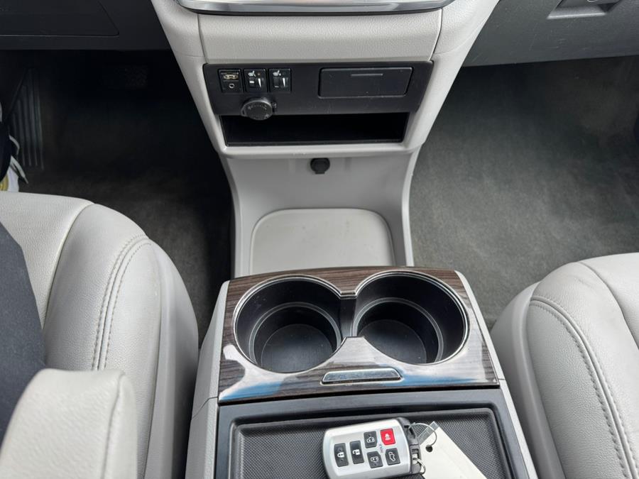 2017 Toyota Sienna Limited AWD 7-Passenger (Natl), available for sale in Irvington, New Jersey | Elis Motors Corp. Irvington, New Jersey 2017 Toyota Sienna Limited AWD 7-Passenger (Natl), available for sale in Irvington, New Jersey | Elis Motors Corp. Irvington, New Jersey