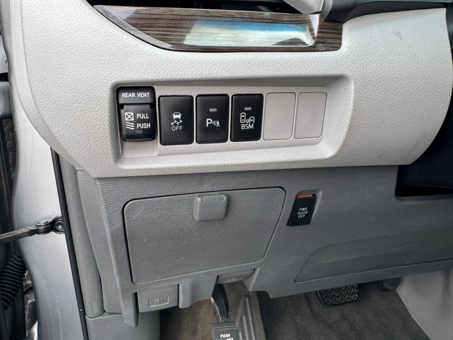 2017 Toyota Sienna Limited AWD 7-Passenger (Natl), available for sale in Irvington, New Jersey | Elis Motors Corp. Irvington, New Jersey 2017 Toyota Sienna Limited AWD 7-Passenger (Natl), available for sale in Irvington, New Jersey | Elis Motors Corp. Irvington, New Jersey