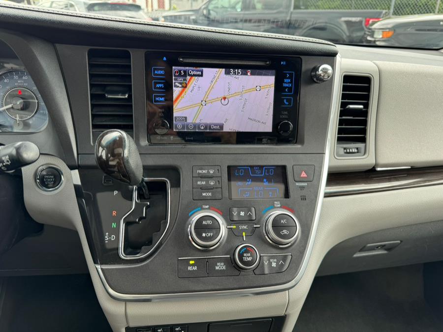 2017 Toyota Sienna Limited AWD 7-Passenger (Natl), available for sale in Irvington, New Jersey | Elis Motors Corp. Irvington, New Jersey 2017 Toyota Sienna Limited AWD 7-Passenger (Natl), available for sale in Irvington, New Jersey | Elis Motors Corp. Irvington, New Jersey