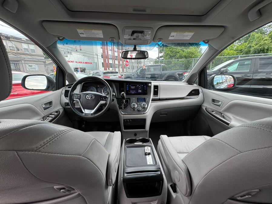 2017 Toyota Sienna Limited AWD 7-Passenger (Natl), available for sale in Irvington, New Jersey | Elis Motors Corp. Irvington, New Jersey 2017 Toyota Sienna Limited AWD 7-Passenger (Natl), available for sale in Irvington, New Jersey | Elis Motors Corp. Irvington, New Jersey