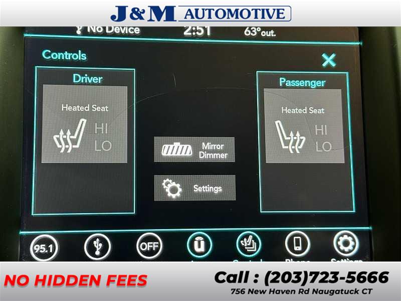 2018 Chrysler 300 Touring L, available for sale in Naugatuck, Connecticut | J&M Automotive Sls&Svc LLC. Naugatuck, Connecticut 2018 Chrysler 300 Touring L, available for sale in Naugatuck, Connecticut | J&M Automotive Sls&Svc LLC. Naugatuck, Connecticut