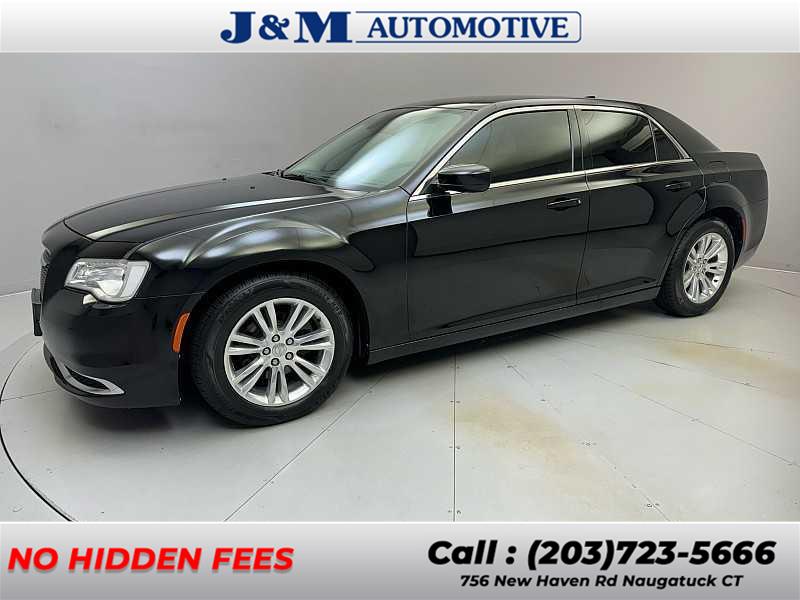 2018 Chrysler 300 Touring L, available for sale in Naugatuck, Connecticut | J&M Automotive Sls&Svc LLC. Naugatuck, Connecticut 2018 Chrysler 300 Touring L, available for sale in Naugatuck, Connecticut | J&M Automotive Sls&Svc LLC. Naugatuck, Connecticut