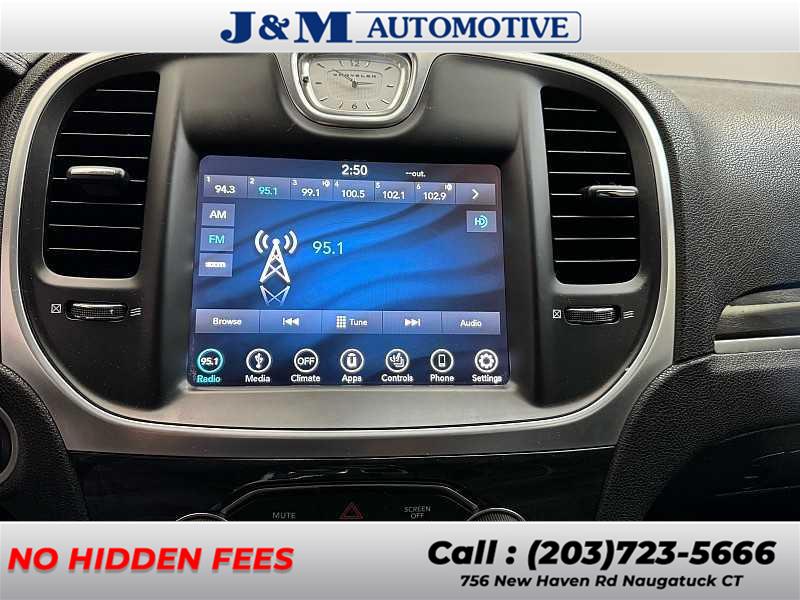 2018 Chrysler 300 Touring L, available for sale in Naugatuck, Connecticut | J&M Automotive Sls&Svc LLC. Naugatuck, Connecticut 2018 Chrysler 300 Touring L, available for sale in Naugatuck, Connecticut | J&M Automotive Sls&Svc LLC. Naugatuck, Connecticut