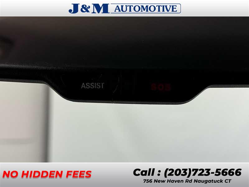 2018 Chrysler 300 Touring L, available for sale in Naugatuck, Connecticut | J&M Automotive Sls&Svc LLC. Naugatuck, Connecticut 2018 Chrysler 300 Touring L, available for sale in Naugatuck, Connecticut | J&M Automotive Sls&Svc LLC. Naugatuck, Connecticut