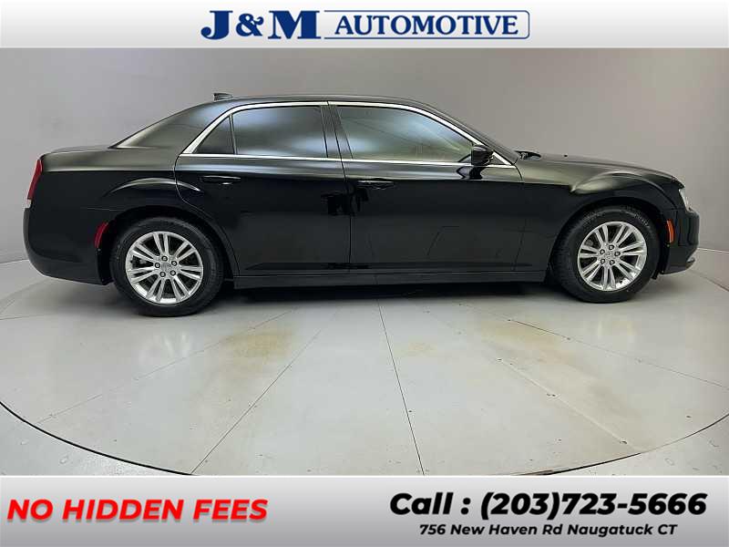 2018 Chrysler 300 Touring L, available for sale in Naugatuck, Connecticut | J&M Automotive Sls&Svc LLC. Naugatuck, Connecticut 2018 Chrysler 300 Touring L, available for sale in Naugatuck, Connecticut | J&M Automotive Sls&Svc LLC. Naugatuck, Connecticut
