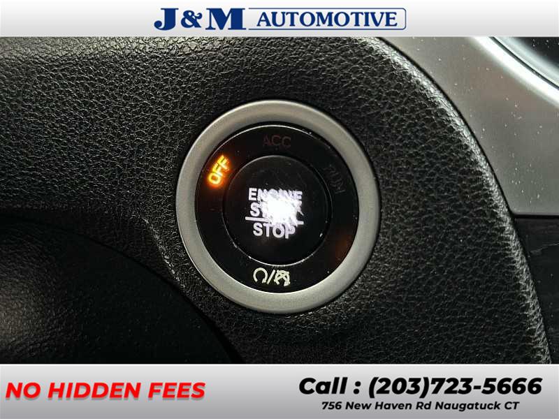 2018 Chrysler 300 Touring L, available for sale in Naugatuck, Connecticut | J&M Automotive Sls&Svc LLC. Naugatuck, Connecticut 2018 Chrysler 300 Touring L, available for sale in Naugatuck, Connecticut | J&M Automotive Sls&Svc LLC. Naugatuck, Connecticut