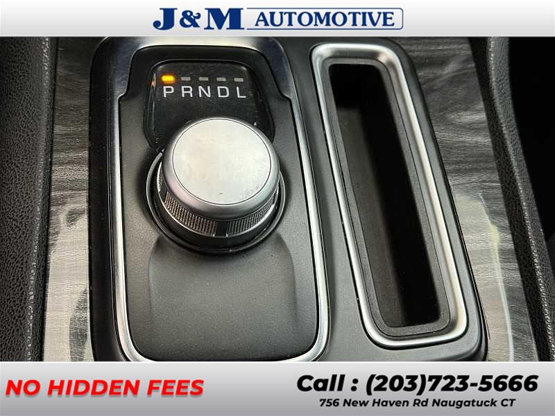 2018 Chrysler 300 Touring L, available for sale in Naugatuck, Connecticut | J&M Automotive Sls&Svc LLC. Naugatuck, Connecticut 2018 Chrysler 300 Touring L, available for sale in Naugatuck, Connecticut | J&M Automotive Sls&Svc LLC. Naugatuck, Connecticut