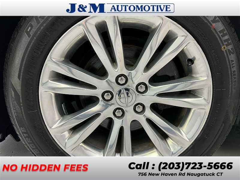 2018 Chrysler 300 Touring L, available for sale in Naugatuck, Connecticut | J&M Automotive Sls&Svc LLC. Naugatuck, Connecticut 2018 Chrysler 300 Touring L, available for sale in Naugatuck, Connecticut | J&M Automotive Sls&Svc LLC. Naugatuck, Connecticut