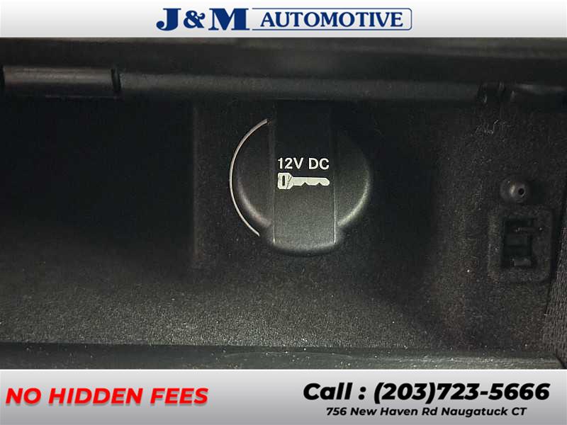 2018 Chrysler 300 Touring L, available for sale in Naugatuck, Connecticut | J&M Automotive Sls&Svc LLC. Naugatuck, Connecticut 2018 Chrysler 300 Touring L, available for sale in Naugatuck, Connecticut | J&M Automotive Sls&Svc LLC. Naugatuck, Connecticut