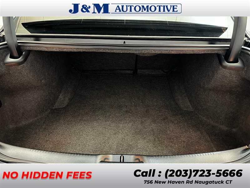 2018 Chrysler 300 Touring L, available for sale in Naugatuck, Connecticut | J&M Automotive Sls&Svc LLC. Naugatuck, Connecticut 2018 Chrysler 300 Touring L, available for sale in Naugatuck, Connecticut | J&M Automotive Sls&Svc LLC. Naugatuck, Connecticut