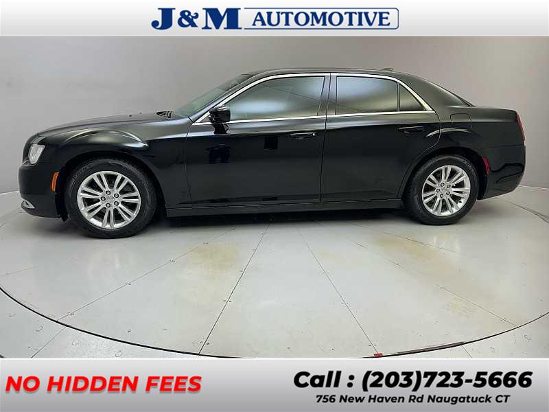 2018 Chrysler 300 Touring L, available for sale in Naugatuck, Connecticut | J&M Automotive Sls&Svc LLC. Naugatuck, Connecticut 2018 Chrysler 300 Touring L, available for sale in Naugatuck, Connecticut | J&M Automotive Sls&Svc LLC. Naugatuck, Connecticut