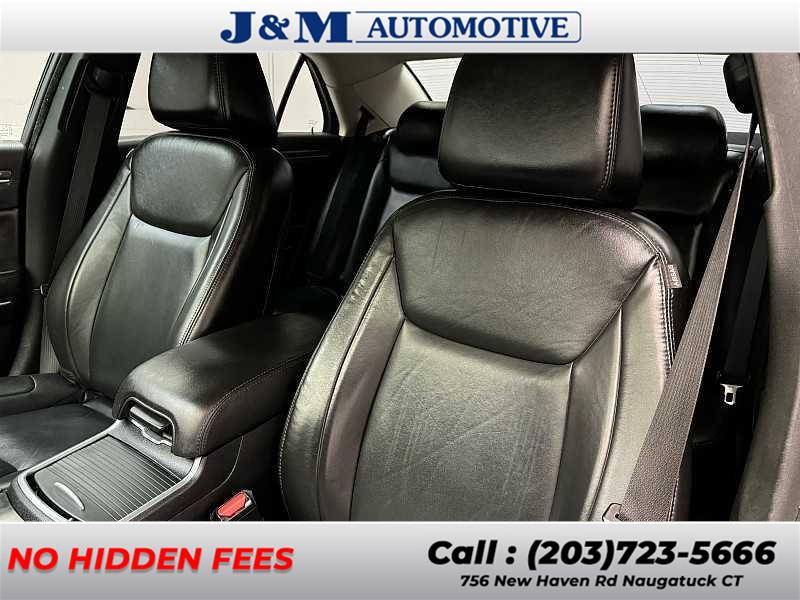 2018 Chrysler 300 Touring L, available for sale in Naugatuck, Connecticut | J&M Automotive Sls&Svc LLC. Naugatuck, Connecticut 2018 Chrysler 300 Touring L, available for sale in Naugatuck, Connecticut | J&M Automotive Sls&Svc LLC. Naugatuck, Connecticut