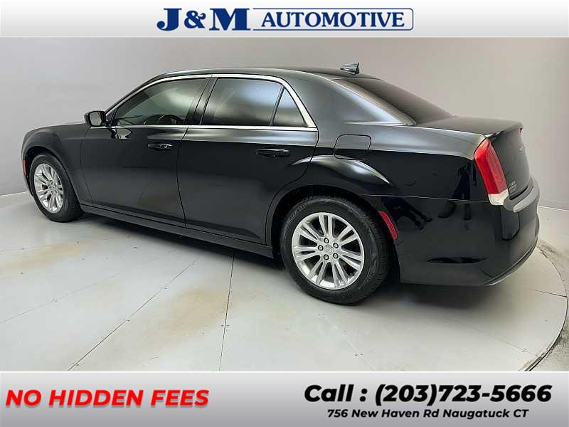 2018 Chrysler 300 Touring L, available for sale in Naugatuck, Connecticut | J&M Automotive Sls&Svc LLC. Naugatuck, Connecticut 2018 Chrysler 300 Touring L, available for sale in Naugatuck, Connecticut | J&M Automotive Sls&Svc LLC. Naugatuck, Connecticut