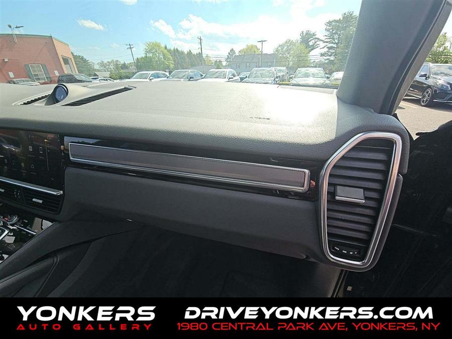 2022 Porsche Cayenne Platinum Edition, available for sale in Woodside, New York | Drive Central. Woodside, New York 2022 Porsche Cayenne Platinum Edition, available for sale in Woodside, New York | Drive Central. Woodside, New York