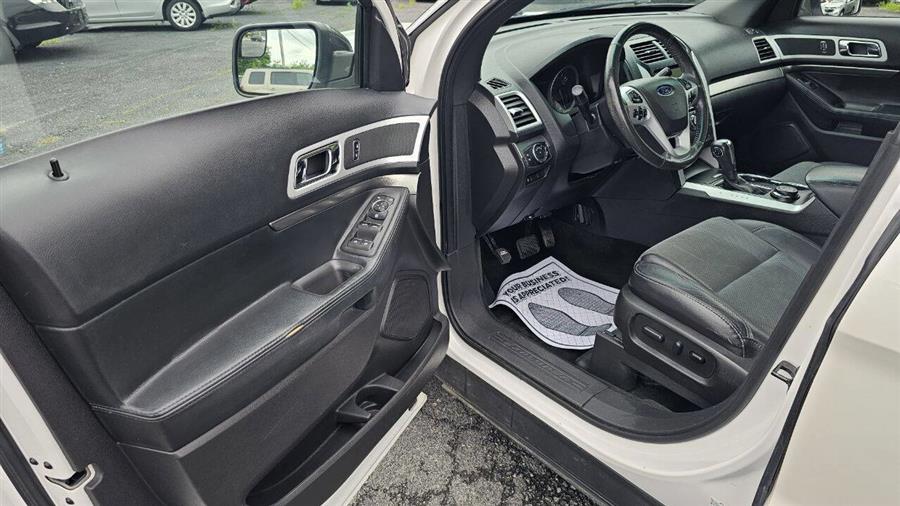 2015 Ford Explorer XLT AWD 4dr SUV, available for sale in Wolcott, New York | Auto Hunter CNY. Wolcott, New York 2015 Ford Explorer XLT AWD 4dr SUV, available for sale in Wolcott, New York | Auto Hunter CNY. Wolcott, New York