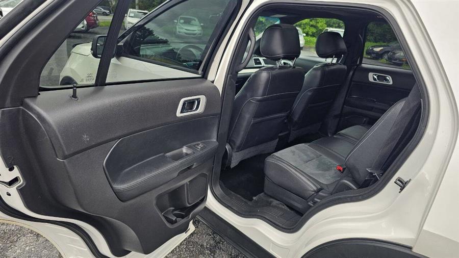 2015 Ford Explorer XLT AWD 4dr SUV, available for sale in Wolcott, New York | Auto Hunter CNY. Wolcott, New York 2015 Ford Explorer XLT AWD 4dr SUV, available for sale in Wolcott, New York | Auto Hunter CNY. Wolcott, New York