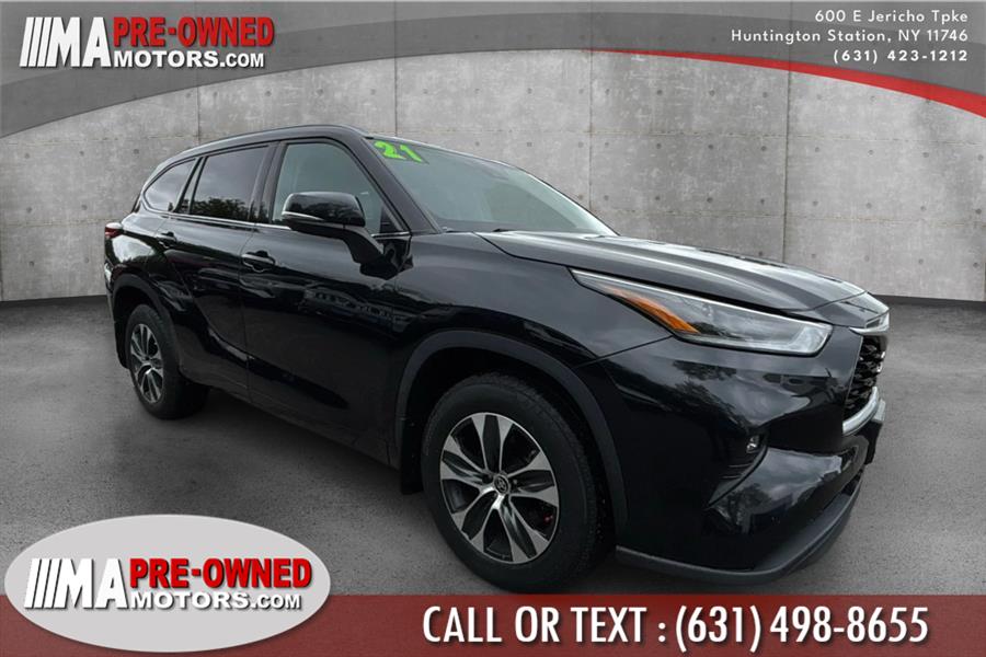 Used 2021 Toyota Highlander in Huntington Station, New York | M & A Motors. Huntington Station, New York