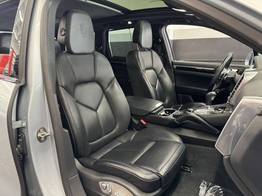 2018 Porsche Cayenne Platinum Edition AWD, available for sale in Miami, FL, Florida | Bal Harbour Motor Group LLC. Miami, FL, Florida 2018 Porsche Cayenne Platinum Edition AWD, available for sale in Miami, FL, Florida | Bal Harbour Motor Group LLC. Miami, FL, Florida