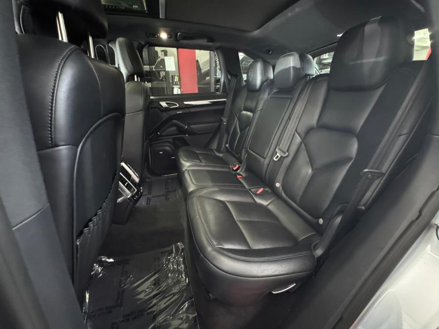 2018 Porsche Cayenne Platinum Edition AWD, available for sale in Miami, FL, Florida | Bal Harbour Motor Group LLC. Miami, FL, Florida 2018 Porsche Cayenne Platinum Edition AWD, available for sale in Miami, FL, Florida | Bal Harbour Motor Group LLC. Miami, FL, Florida