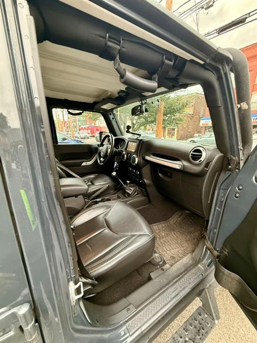 2017 Jeep Wrangler Unlimited Rubicon Recon 4x4, available for sale in Shelton, Connecticut | Center Motorsports LLC. Shelton, Connecticut 2017 Jeep Wrangler Unlimited Rubicon Recon 4x4, available for sale in Shelton, Connecticut | Center Motorsports LLC. Shelton, Connecticut