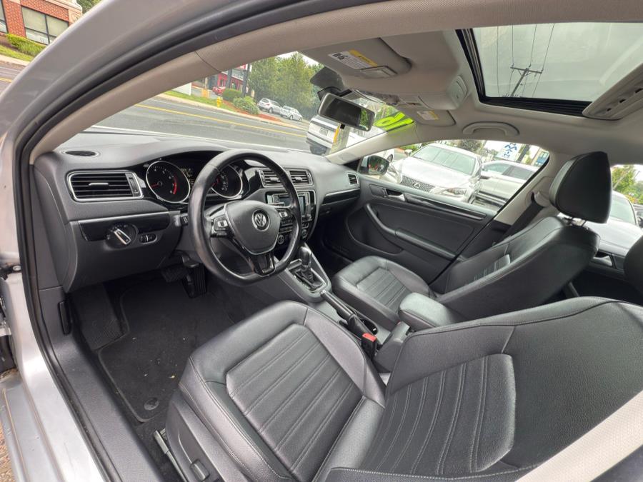 2016 Volkswagen Jetta Sedan 4dr Auto 1.8T SEL PZEV, available for sale in Manchester, Connecticut | Carsonmain LLC. Manchester, Connecticut 2016 Volkswagen Jetta Sedan 4dr Auto 1.8T SEL PZEV, available for sale in Manchester, Connecticut | Carsonmain LLC. Manchester, Connecticut