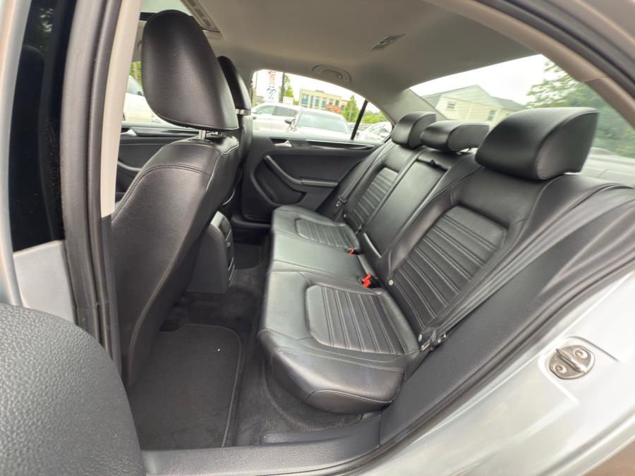 2016 Volkswagen Jetta Sedan 4dr Auto 1.8T SEL PZEV, available for sale in Manchester, Connecticut | Carsonmain LLC. Manchester, Connecticut 2016 Volkswagen Jetta Sedan 4dr Auto 1.8T SEL PZEV, available for sale in Manchester, Connecticut | Carsonmain LLC. Manchester, Connecticut