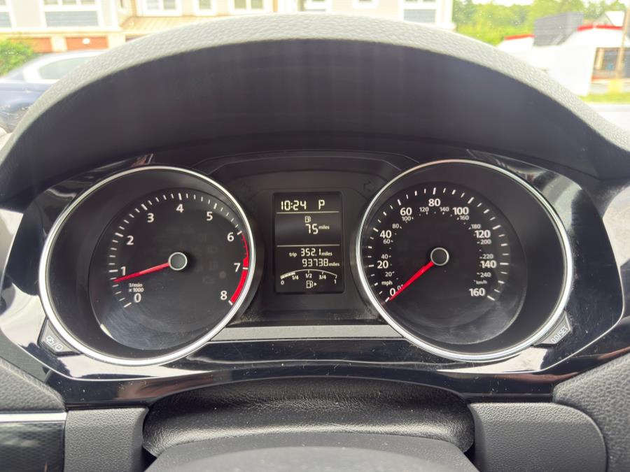 2016 Volkswagen Jetta Sedan 4dr Auto 1.8T SEL PZEV, available for sale in Manchester, Connecticut | Carsonmain LLC. Manchester, Connecticut 2016 Volkswagen Jetta Sedan 4dr Auto 1.8T SEL PZEV, available for sale in Manchester, Connecticut | Carsonmain LLC. Manchester, Connecticut
