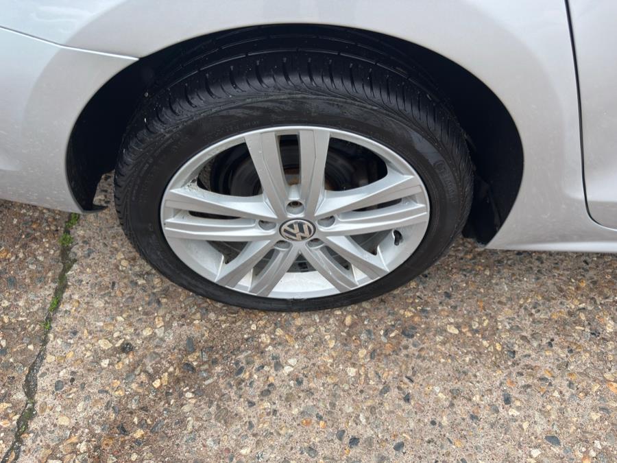 2016 Volkswagen Jetta Sedan 4dr Auto 1.8T SEL PZEV, available for sale in Manchester, Connecticut | Carsonmain LLC. Manchester, Connecticut 2016 Volkswagen Jetta Sedan 4dr Auto 1.8T SEL PZEV, available for sale in Manchester, Connecticut | Carsonmain LLC. Manchester, Connecticut
