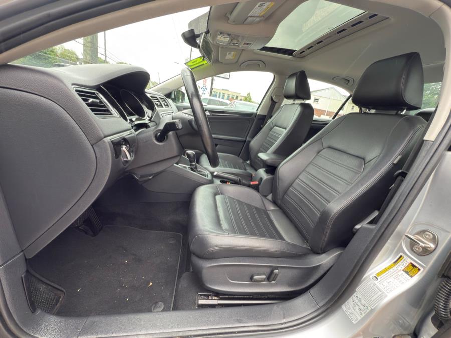 2016 Volkswagen Jetta Sedan 4dr Auto 1.8T SEL PZEV, available for sale in Manchester, Connecticut | Carsonmain LLC. Manchester, Connecticut 2016 Volkswagen Jetta Sedan 4dr Auto 1.8T SEL PZEV, available for sale in Manchester, Connecticut | Carsonmain LLC. Manchester, Connecticut