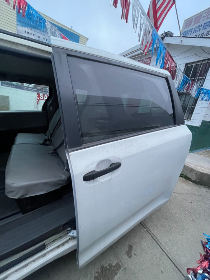 2018 Toyota Sienna L FWD 7-Passenger (Natl), available for sale in BROOKLYN, New York | Deals on Wheels International Auto. BROOKLYN, New York 2018 Toyota Sienna L FWD 7-Passenger (Natl), available for sale in BROOKLYN, New York | Deals on Wheels International Auto. BROOKLYN, New York