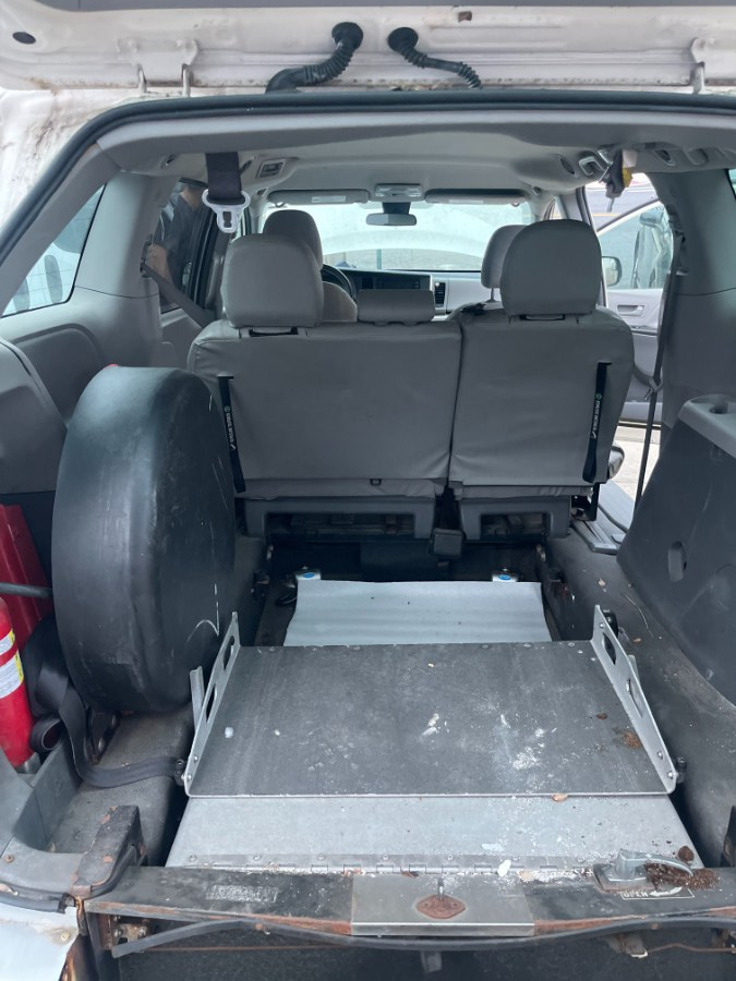 2018 Toyota Sienna L FWD 7-Passenger (Natl), available for sale in BROOKLYN, New York | Deals on Wheels International Auto. BROOKLYN, New York 2018 Toyota Sienna L FWD 7-Passenger (Natl), available for sale in BROOKLYN, New York | Deals on Wheels International Auto. BROOKLYN, New York