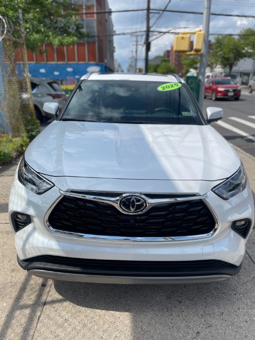 2025 Toyota Highlander Platinum AWD (Natl), available for sale in BROOKLYN, New York | Deals on Wheels International Auto. BROOKLYN, New York 2025 Toyota Highlander Platinum AWD (Natl), available for sale in BROOKLYN, New York | Deals on Wheels International Auto. BROOKLYN, New York