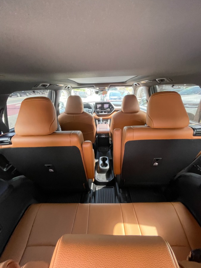 2025 Toyota Highlander Platinum AWD (Natl), available for sale in BROOKLYN, New York | Deals on Wheels International Auto. BROOKLYN, New York 2025 Toyota Highlander Platinum AWD (Natl), available for sale in BROOKLYN, New York | Deals on Wheels International Auto. BROOKLYN, New York
